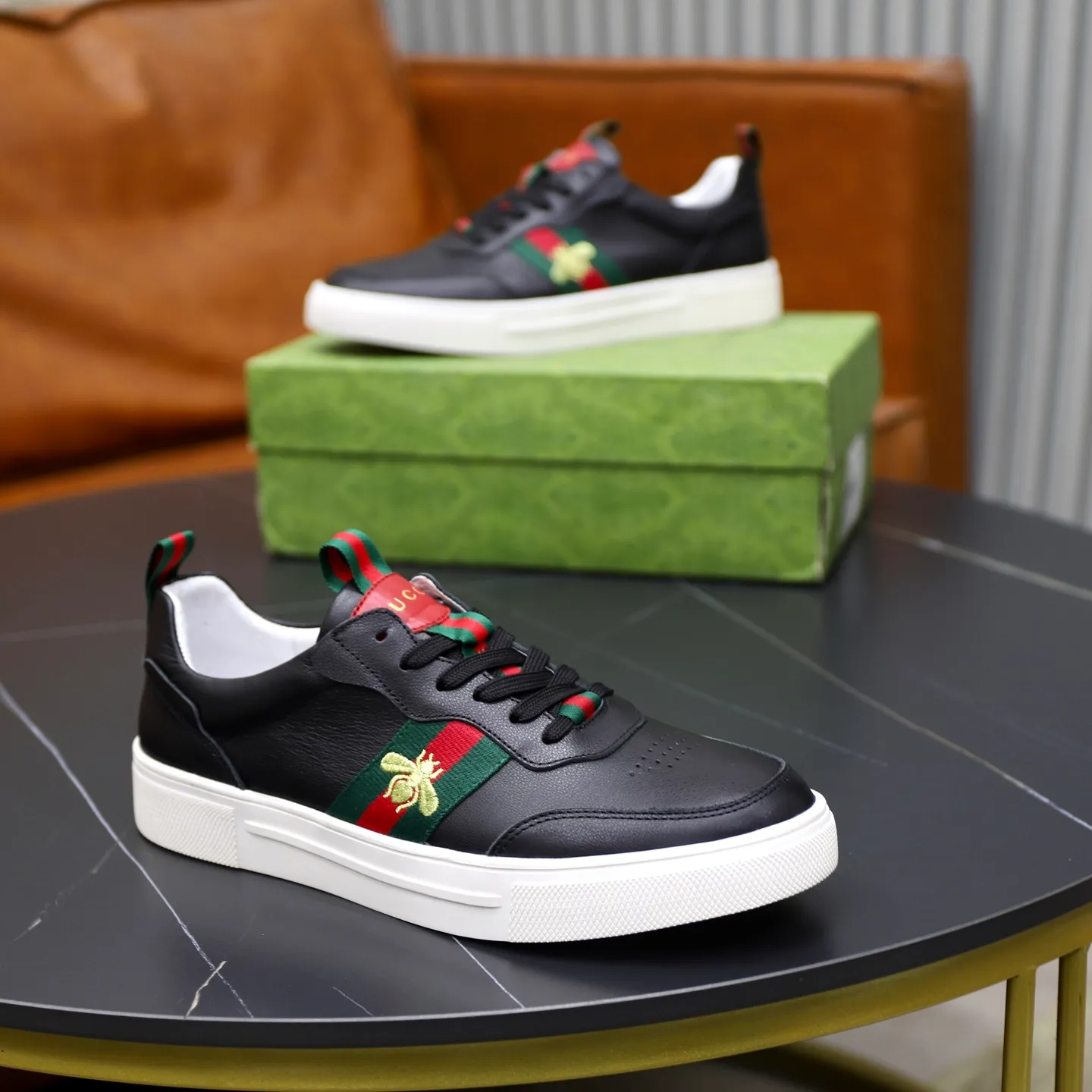Ex-factory price: 462💰🙅‍♂️🙅‍♂️🙅‍♂️ Brand: GUCCI Standard code: 38-44 (45 customized) Grade: Same as the official website Material: Original leather splicing Comfortable and breathable pigskin lining Original wear-resistant outsole Style category: Men's fashion casual shoes Running sneakers Distinguished luxury brand elements Top luxury Color: actual picture color